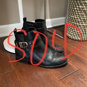 Kelly and Katie black leather shirt boots: like NEW